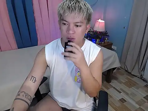 Fuckboii_intown Webcam Show