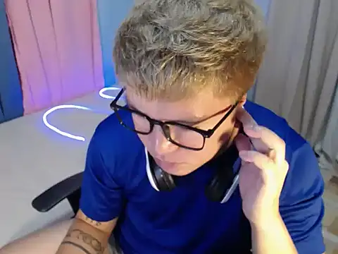 Fuckboii_intown's Webcam Show