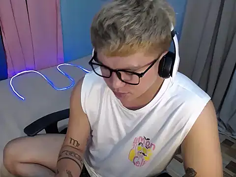 Fuckboii_intown 网络视讯表演