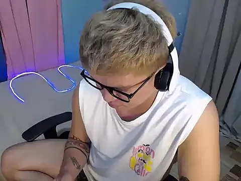 Fuckboii_intown Pertunjukan Webcam