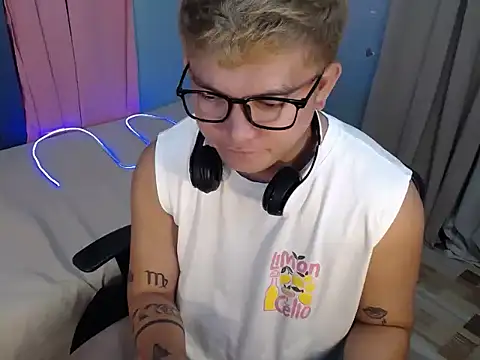 Fuckboii_intown Pertunjukan Webcam