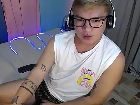 Fuckboii_intown Webcam-Show