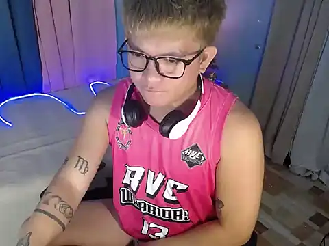 Fuckboii_intown Show Webcam