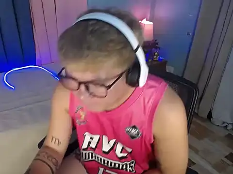 Fuckboii_intown 网络视讯表演