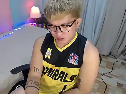 Fuckboii_intown Pertunjukan Webcam