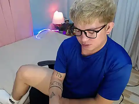 Fuckboii_intown Pertunjukan Webcam