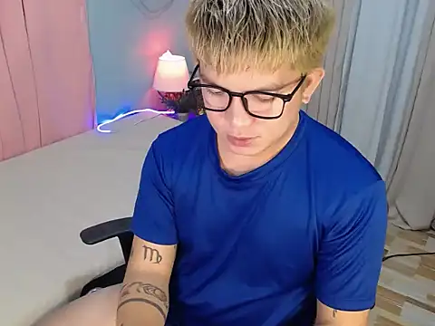 Fuckboii_intown Pertunjukan Webcam