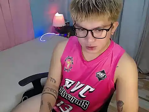 Fuckboii_intown Pertunjukan Webcam