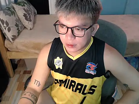 Fuckboii_intown webcam show