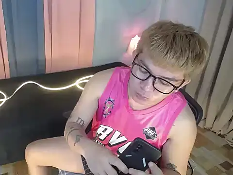 Fuckboii_intown Adlı Modelin Web Kamerası Şovu