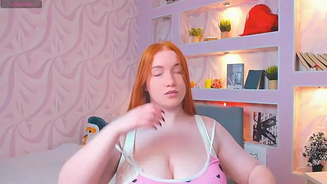 EthalCarlsqq Show in webcam