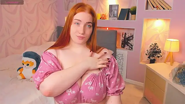 EthalCarlsqq Show in webcam