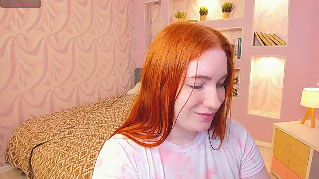 EthalCarlsqq Show in webcam
