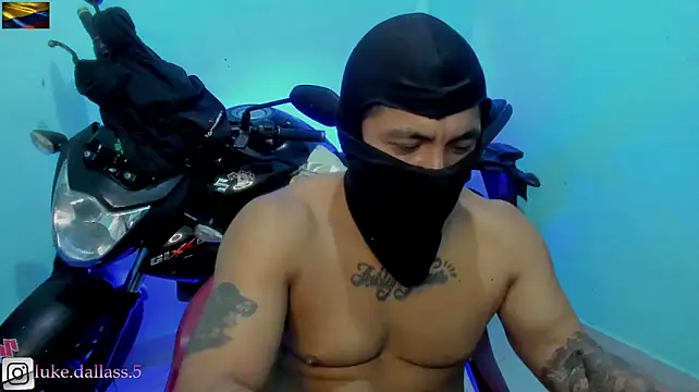 zeus_7777 Show Webcam