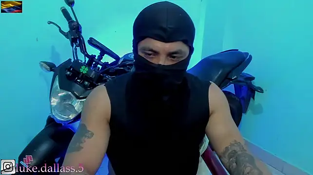 zeus_7777 webkamerás műsora