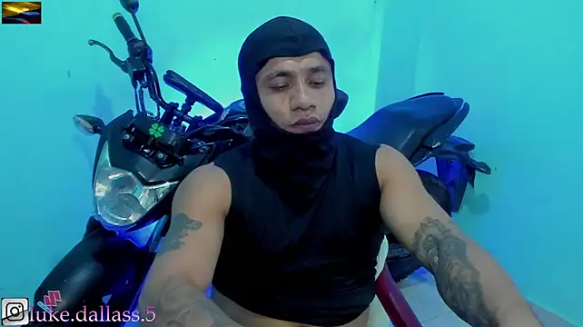 Show de zeus_7777 na webcam