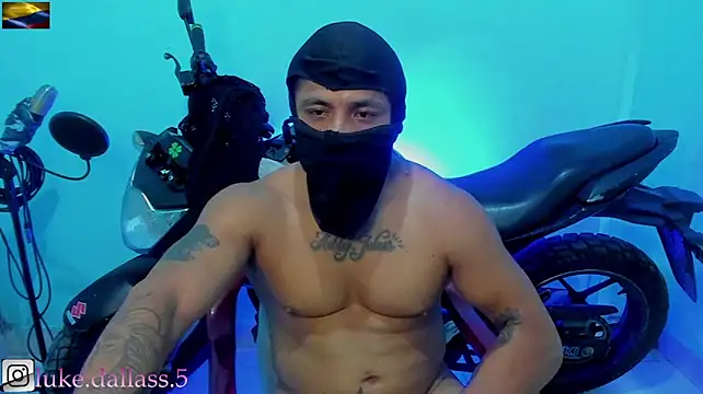 zeus_7777 webkamerás műsora