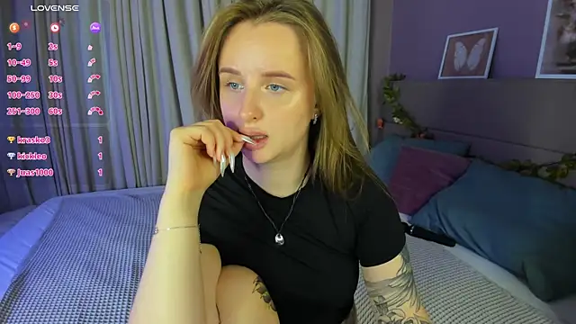 Rina_Panic live XXX chat