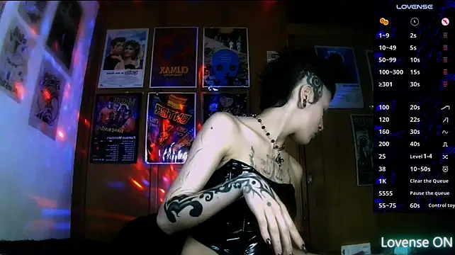 plutonbluemooon333's Live XXX Chat