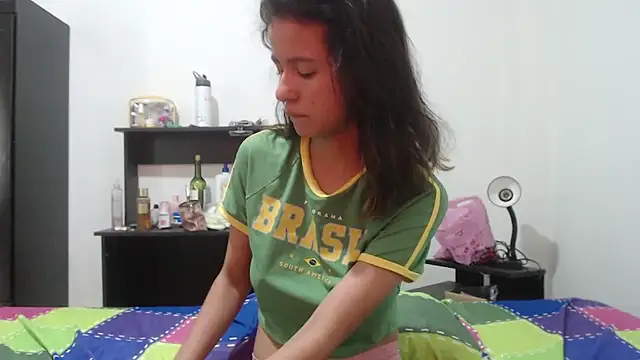 nathaly_jones_'s Live Chat Room