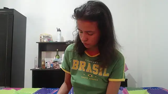 nathaly_jones_'s Live Chat Room