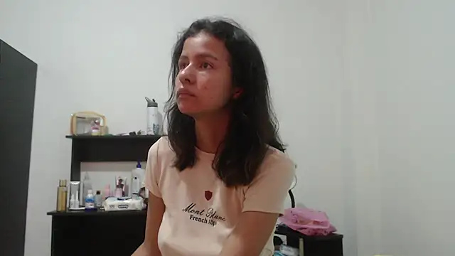 nathaly_jones_ Adlı Modelin Canlı XXX Sohbeti