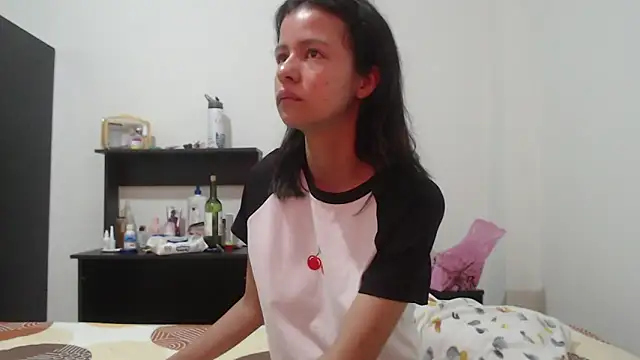Chat +18 de nathaly_jones_ ao vivo
