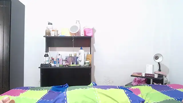nathaly_jones_'s Live Chat Room
