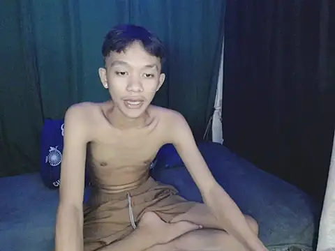 Innocentfucker 网络视讯表演