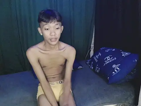 Innocentfucker 网络视讯表演