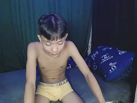 Webkamerová show Innocentfucker