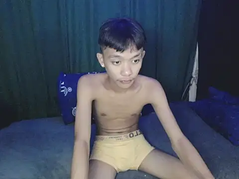 Innocentfucker 网络视讯表演