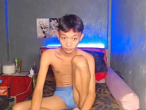 Innocentfucker Шоу с уебкамера