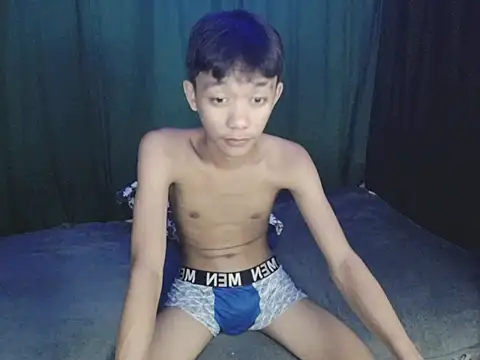Show modela Innocentfucker na web-kameri