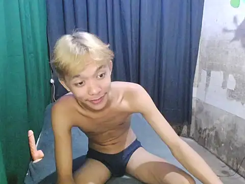 Innocentfucker Show in webcam