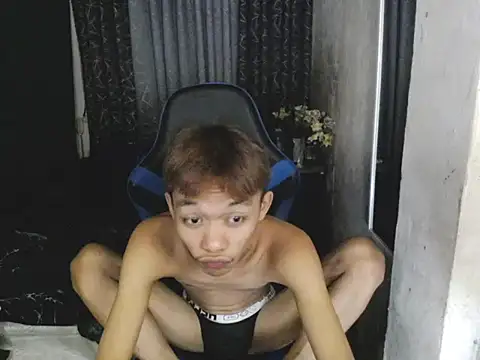 Innocentfucker Webcam-Show