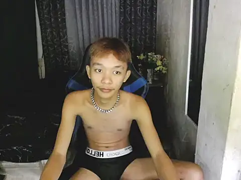 Innocentfucker Webcam-Show