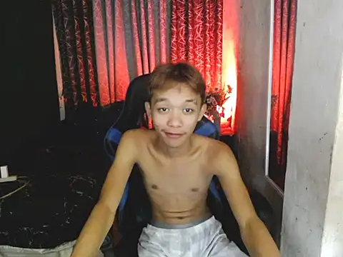 Innocentfucker's Webcam Show
