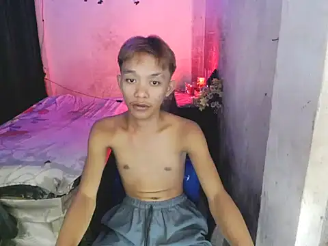Innocentfucker Webcam-Show