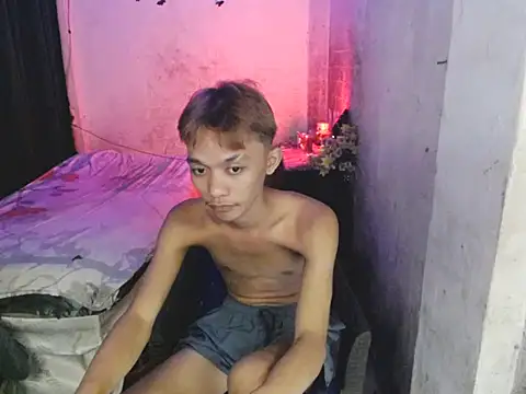 Innocentfucker webcam show