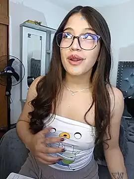 XXX chat uživo modela asumi_18