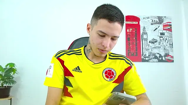 عرض كام Cumandres18