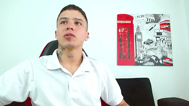 Show modela Cumandres18 na web-kameri