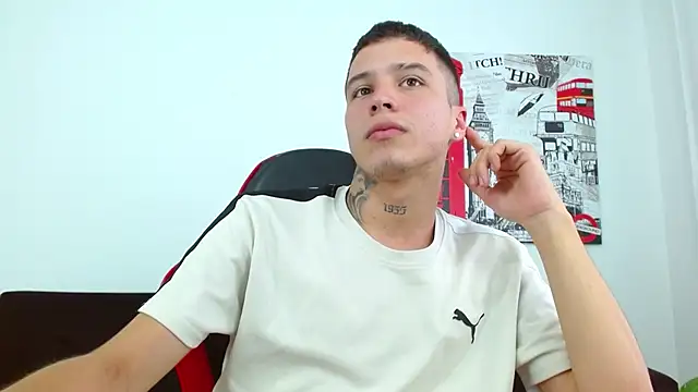 Show modela Cumandres18 na web-kameri