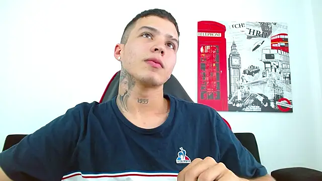 Show modela Cumandres18 na web-kameri