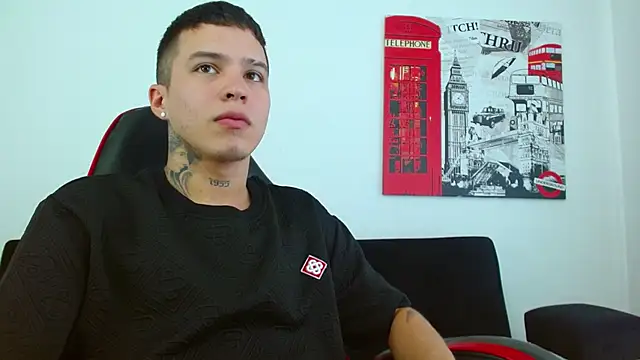 Show modela Cumandres18 na web-kameri