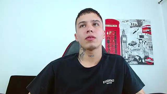 Cumandres18's Webcam Show
