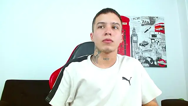 Show modela Cumandres18 na web-kameri