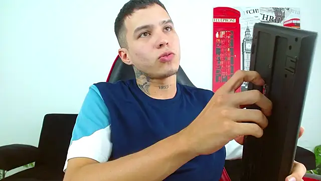 Cumandres18 Pertunjukan Webcam