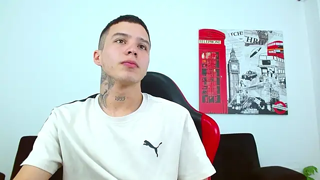 Show modela Cumandres18 na web-kameri